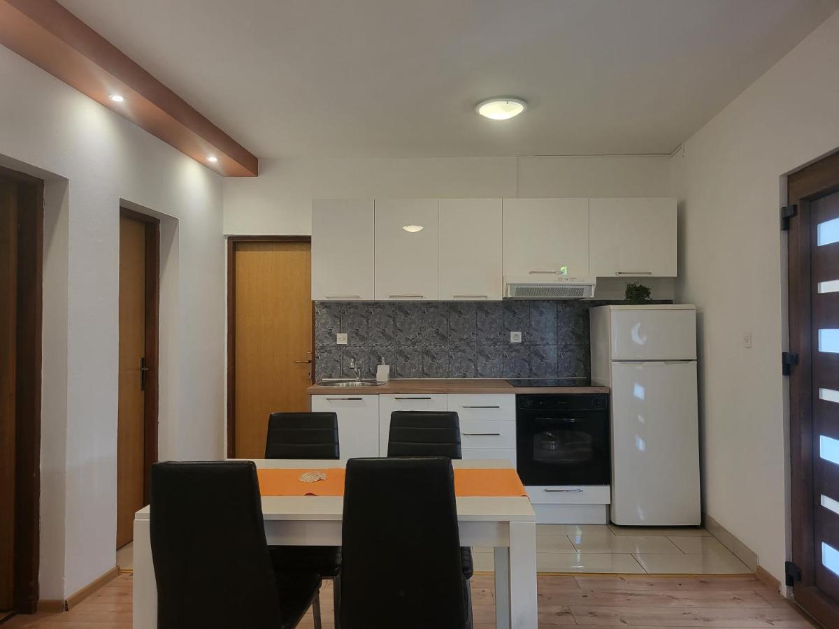 Apartments Lola Biograd Na Moru Ngoại thất bức ảnh