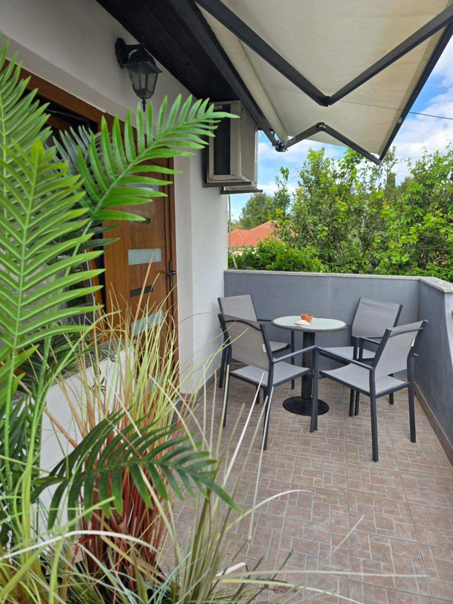 Apartments Lola Biograd Na Moru Ngoại thất bức ảnh