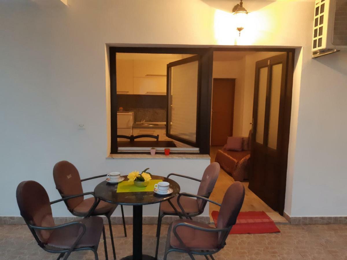 Apartments Lola Biograd Na Moru Ngoại thất bức ảnh