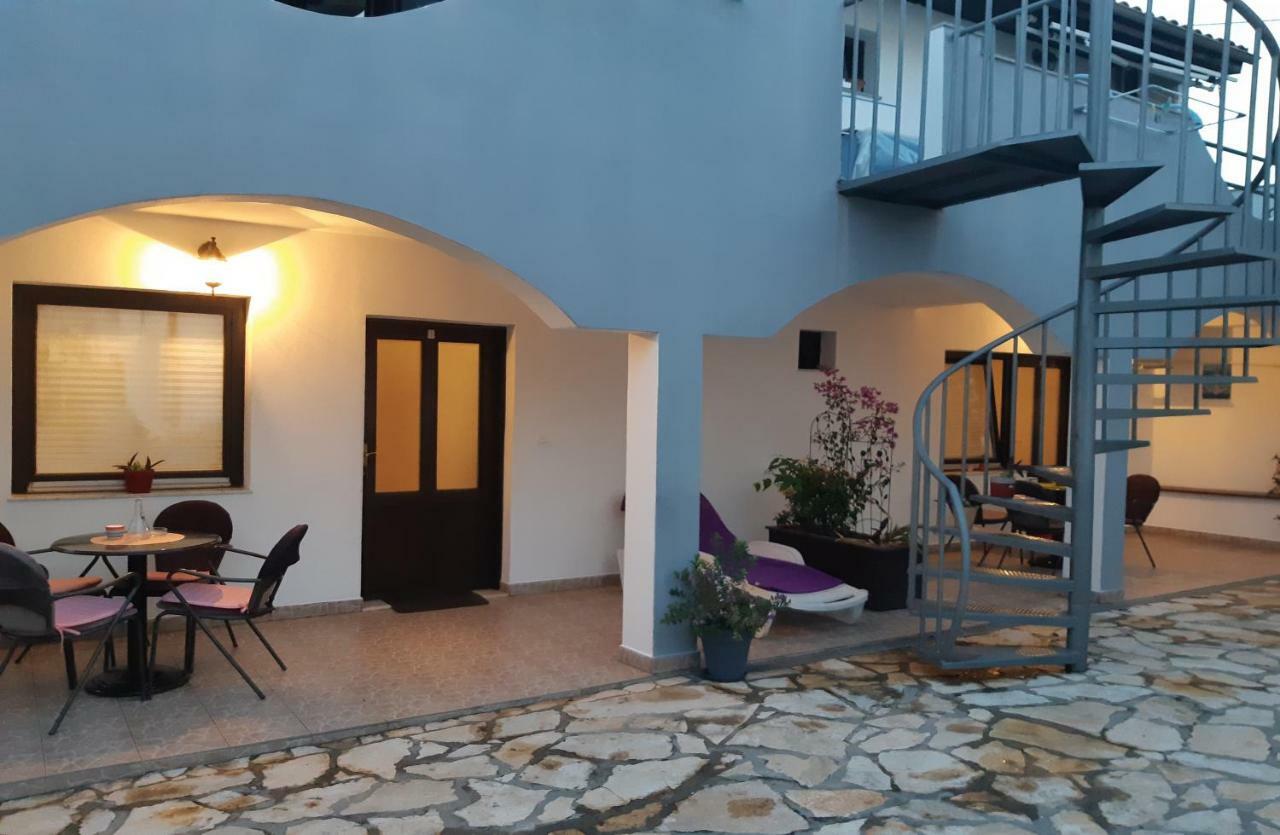 Apartments Lola Biograd Na Moru Ngoại thất bức ảnh