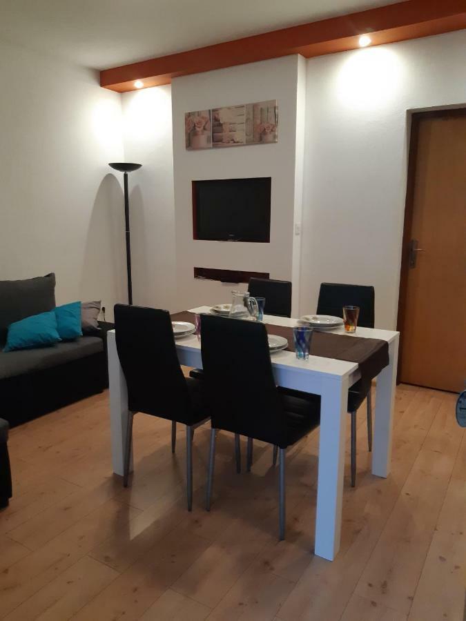 Apartments Lola Biograd Na Moru Ngoại thất bức ảnh