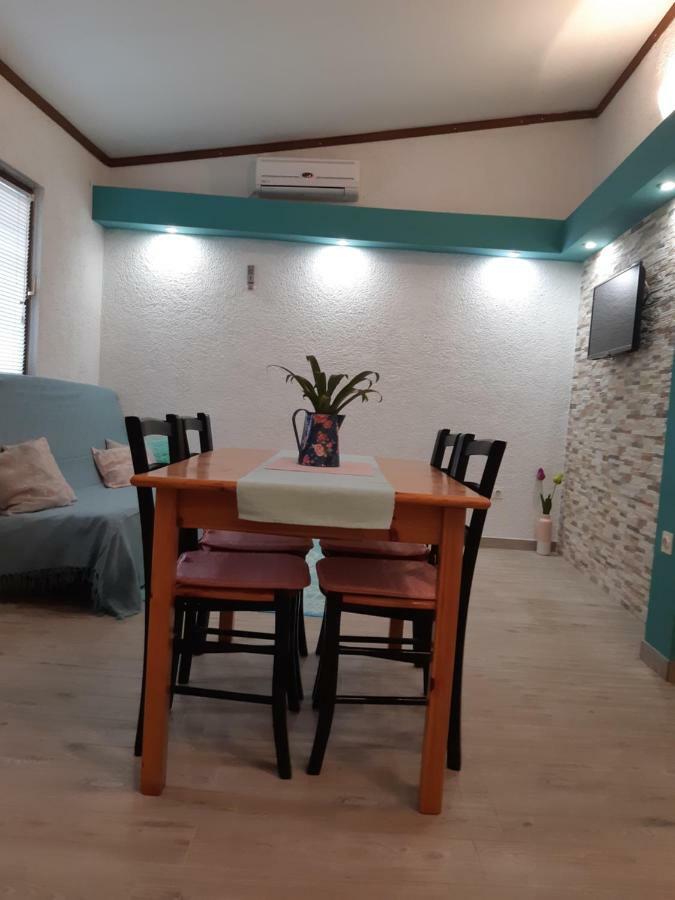 Apartments Lola Biograd Na Moru Ngoại thất bức ảnh